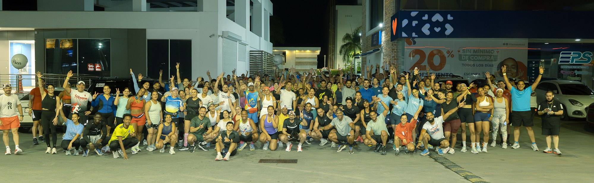 Grupo de corredores de Santiago Running Club después de una salida